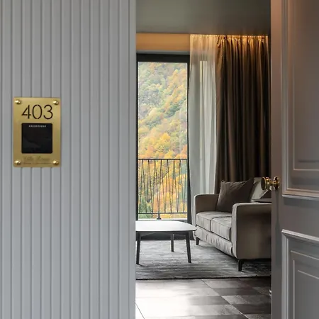 Rossa Luxury & Hotel