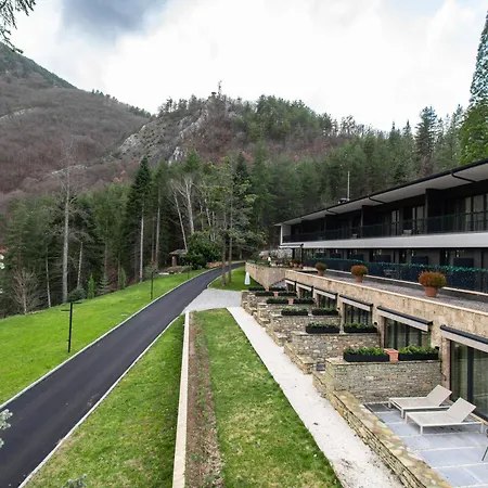 Rossa Luxury & Narechenski Bani