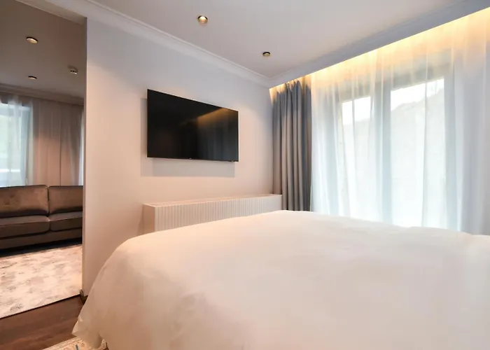 Rossa Luxury & Hotel 5*