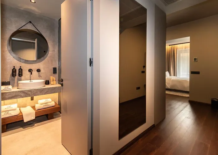 Rossa Luxury&spa Hotel