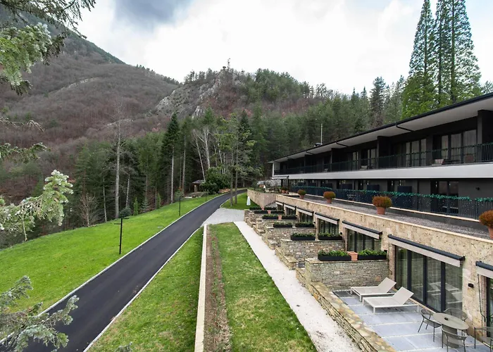 Rossa Luxury & Narechenski Bani